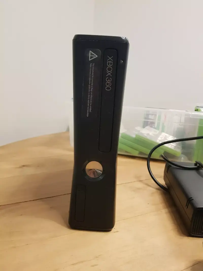 Consola Xbox 360 Color negra, usada. - 1