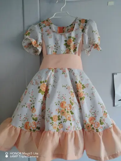 Vestido cueca floral para niña - miniatura 1