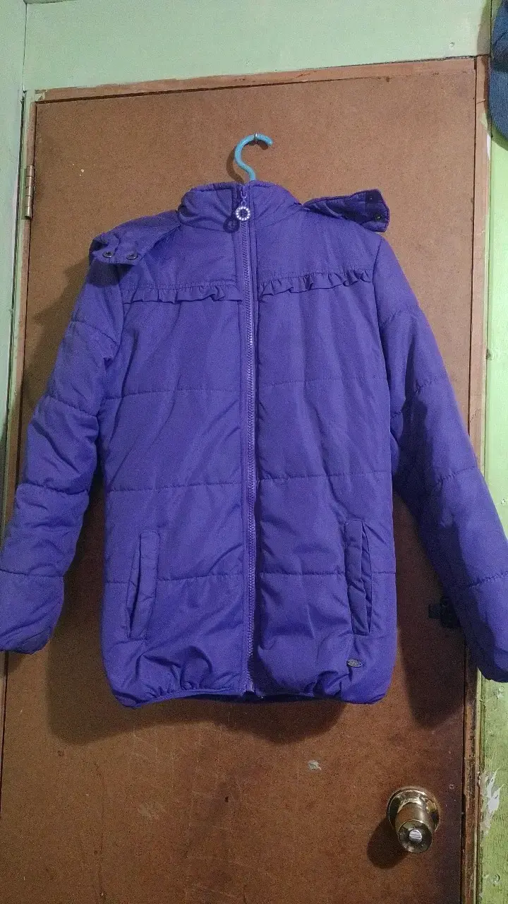 Chaqueta morada acolchada - 1