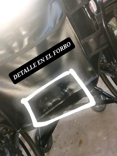 Silla de ruedas plegable negra - miniatura 6