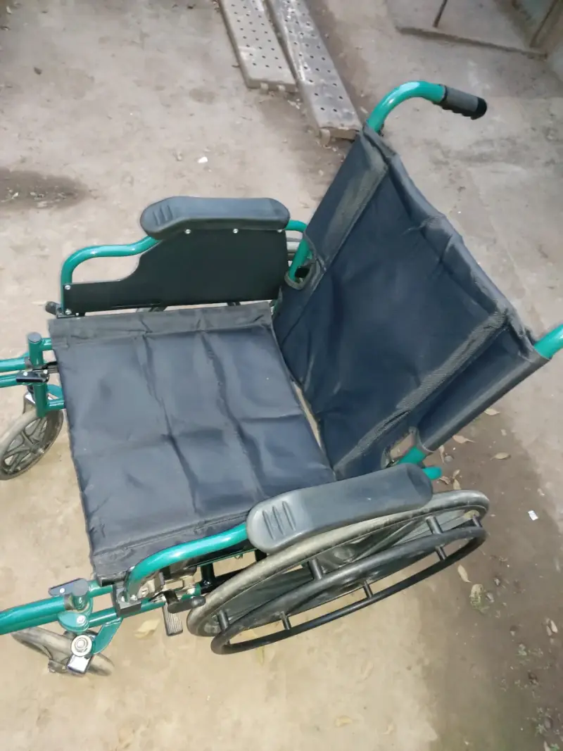 Silla de ruedas plegable - 4