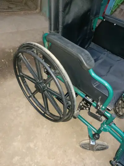 Silla de ruedas plegable - miniatura 6