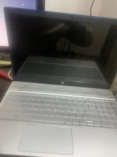 Laptop HP azul usado - miniatura 2