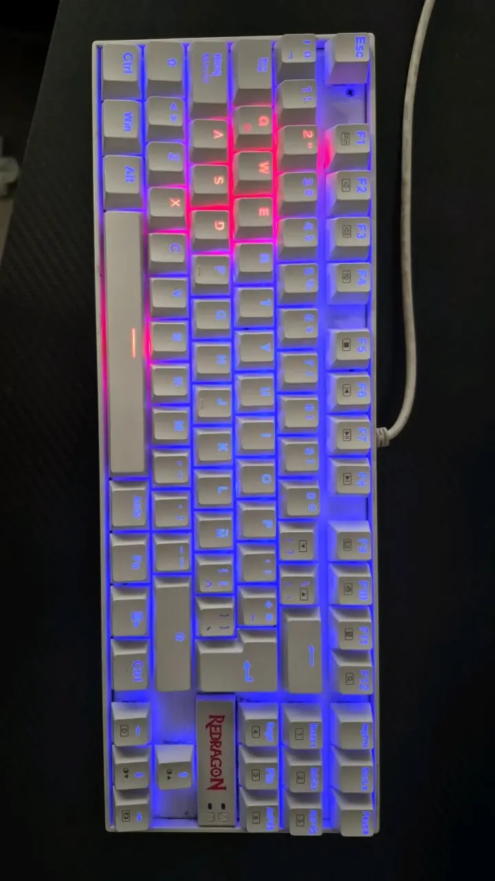 VENDO TECLADP GAMER KURAMA K552 RGB BLANCO + CYNOS - 1