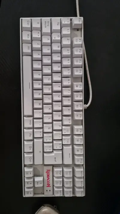 VENDO TECLADP GAMER KURAMA K552 RGB BLANCO + CYNOS - miniatura 3