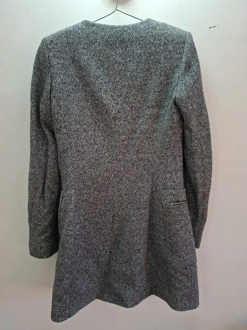 Abrigo gris con cierre Zara - 3