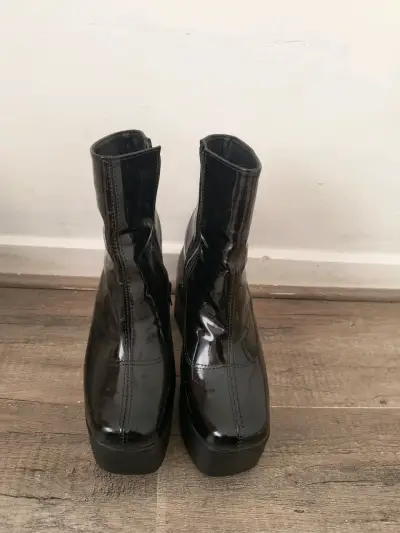 Botines negros de charol - miniatura 2