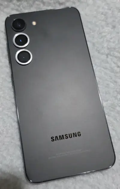 Smartphone Samsung s23  gris oscuro - miniatura 1
