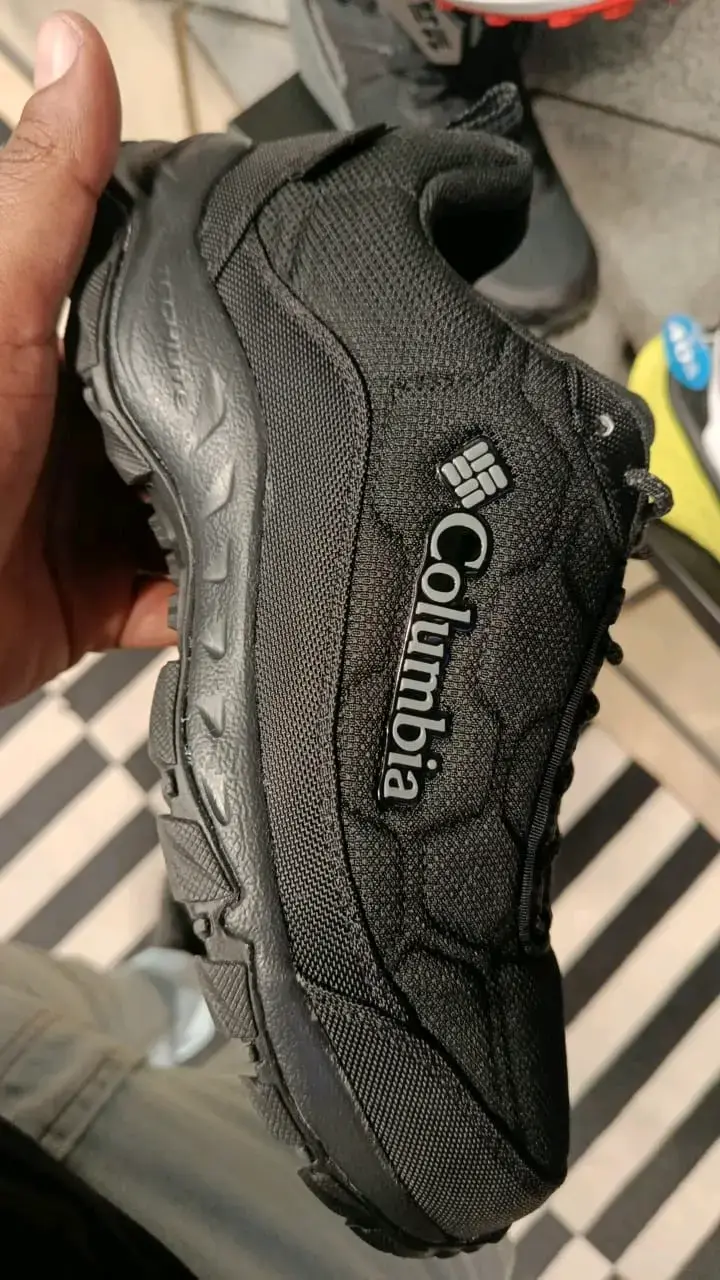 Zapatillas outdoor negras Columbia