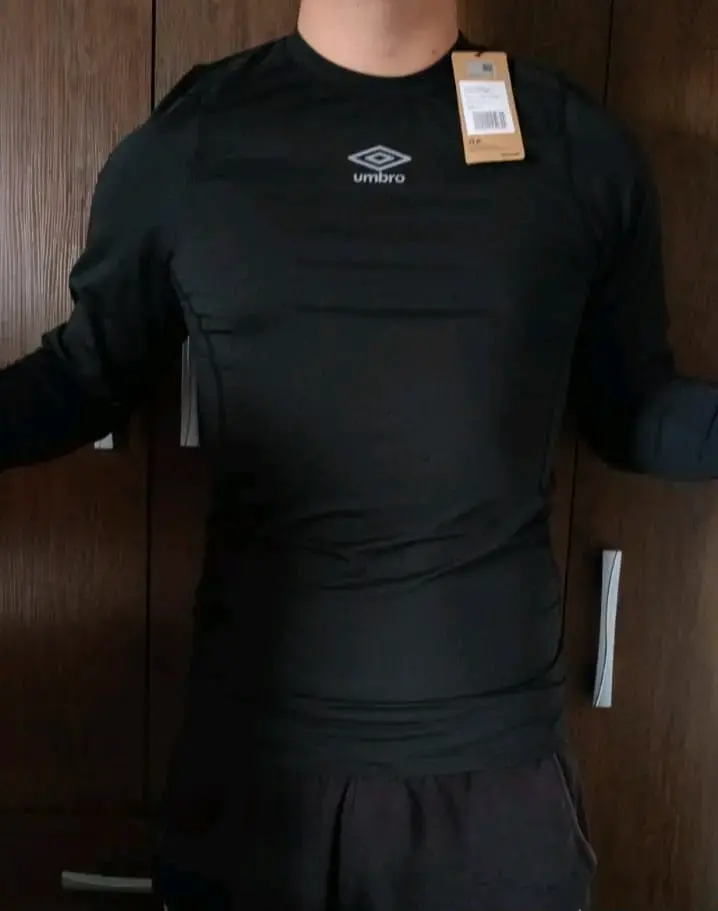 Camiseta deportiva negra Umbro - 1