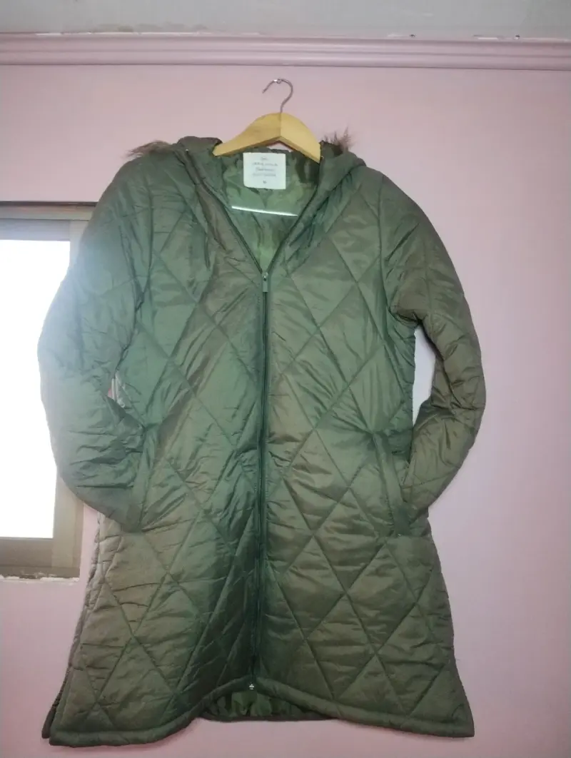 Parka verde con capucha - 1