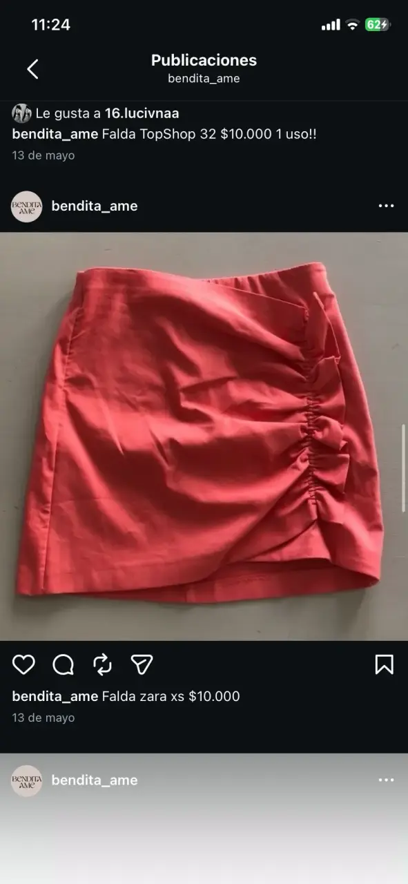 Falda color “coral” con detalle plisado