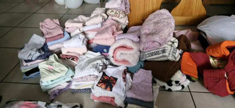 Ropa infantil variada - 3