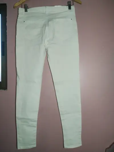 Pantalones blancos con cierres - miniatura 4