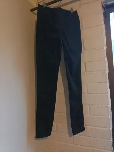 Pantalón negro - miniatura 2