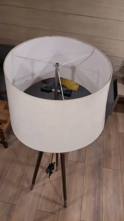 Lámpara de pie trípode - miniatura 3