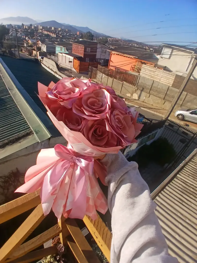 Ramo de rosas eternas rosadas - 1