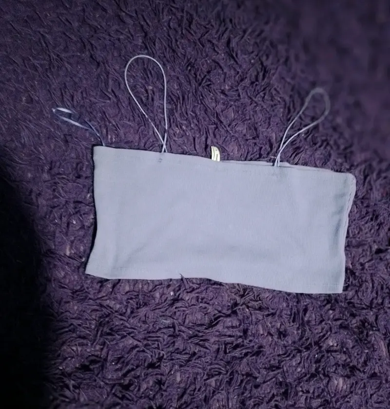 Top strapless gris claro