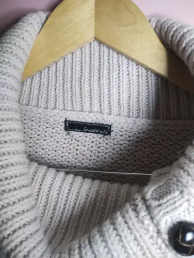 Poncho beige tejido grueso - miniatura 2