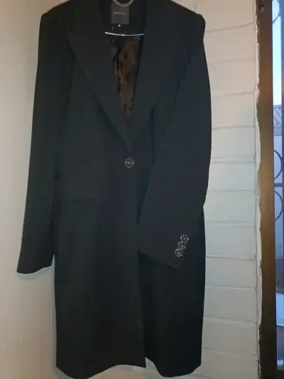Abrigo negro elegante - miniatura 2