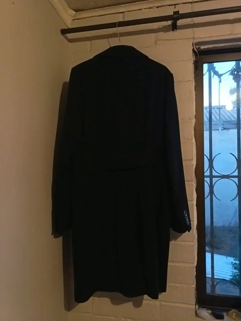 Abrigo negro elegante - 3