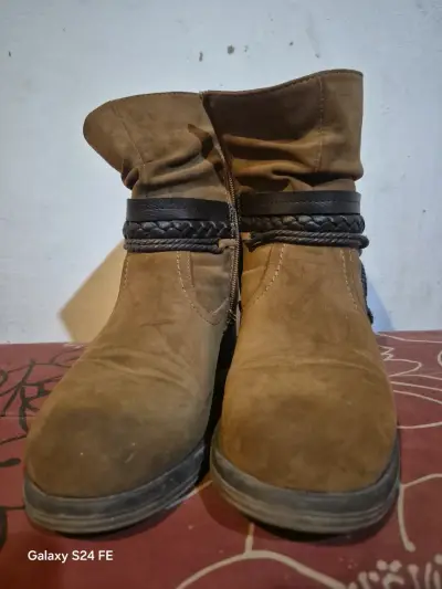 Botines marrones con diseño trenzado - miniatura 4