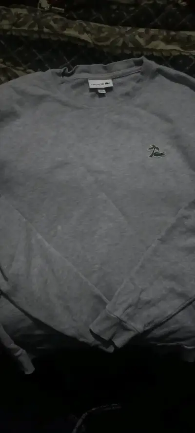 Polerón gris con logo bordado - miniatura 3