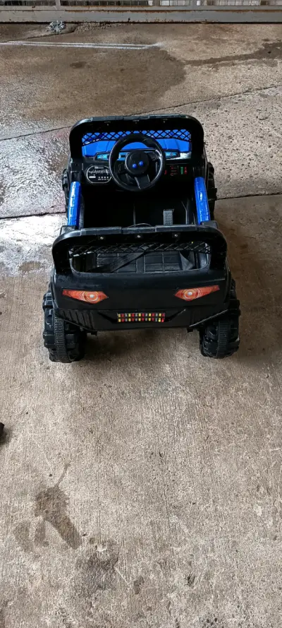 Jeep eléctrico para niños - miniatura 1