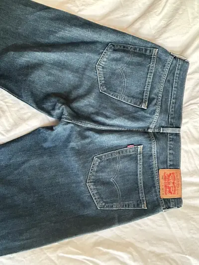 Jeans azules clásicos levis - miniatura 3