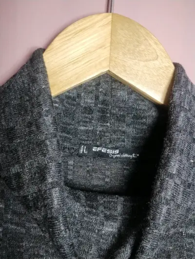 Polera sin mangas gris oscura - miniatura 3