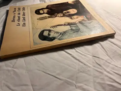 Libro 'Le chant du Chili', Víctor Jara, A. Parra - miniatura 2