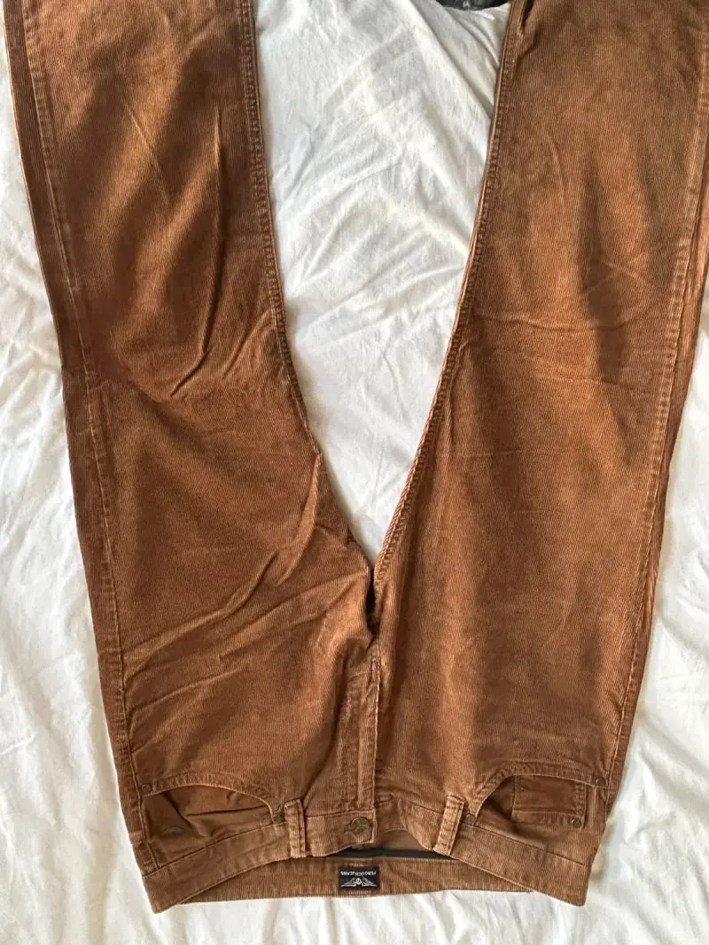 Pantalones de pana marrón