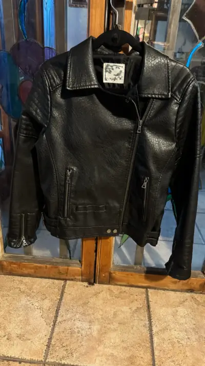 Chaqueta de eco cuero negro talla L - miniatura 1
