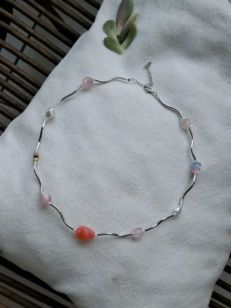 Collar con cuentas de colores - 1