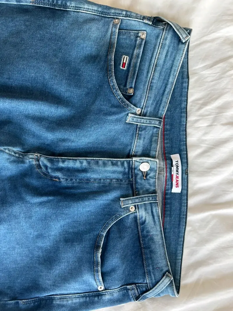 Jeans Tommy Hilfiger azul claro