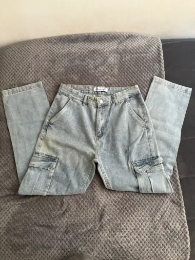 Jeans azul claro desgastados - miniatura 2
