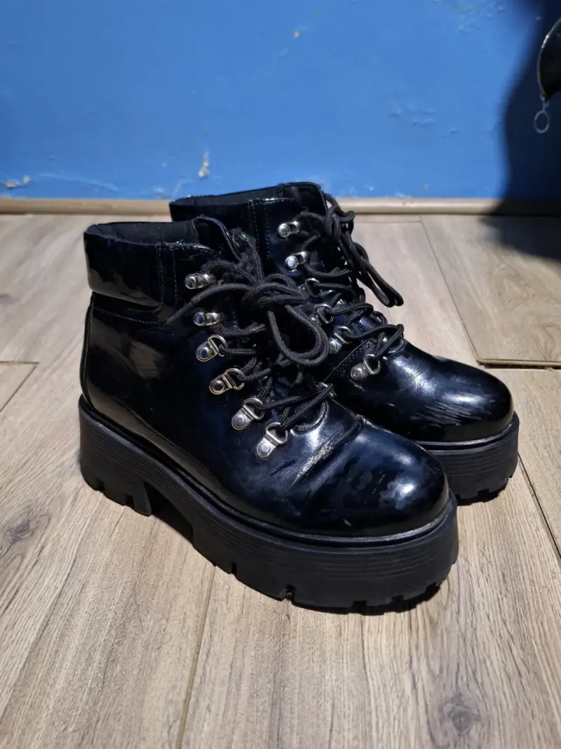 Botas negras con plataforma