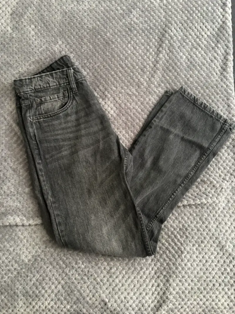 Jeans gris desgastado - 1