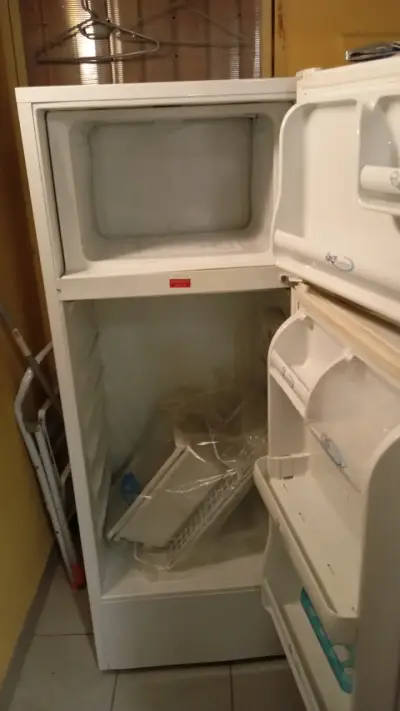 Refrigerador blanco usado - miniatura 1