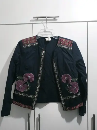 Chaqueta bordada azul floral - miniatura 1