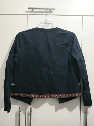Chaqueta bordada azul floral - miniatura 3