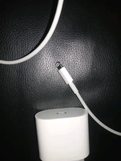Cargador de iPhone original - miniatura 3