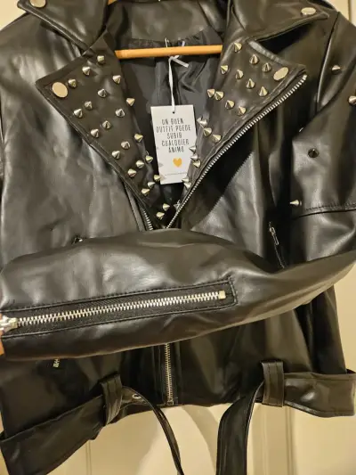 Chaqueta de ecocuero con tachas - miniatura 2