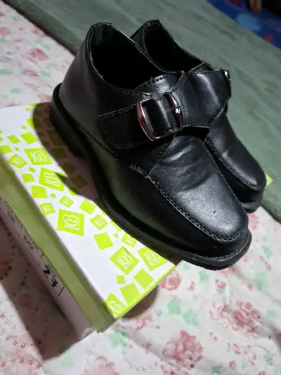 Zapatos negros con hebilla - miniatura 2