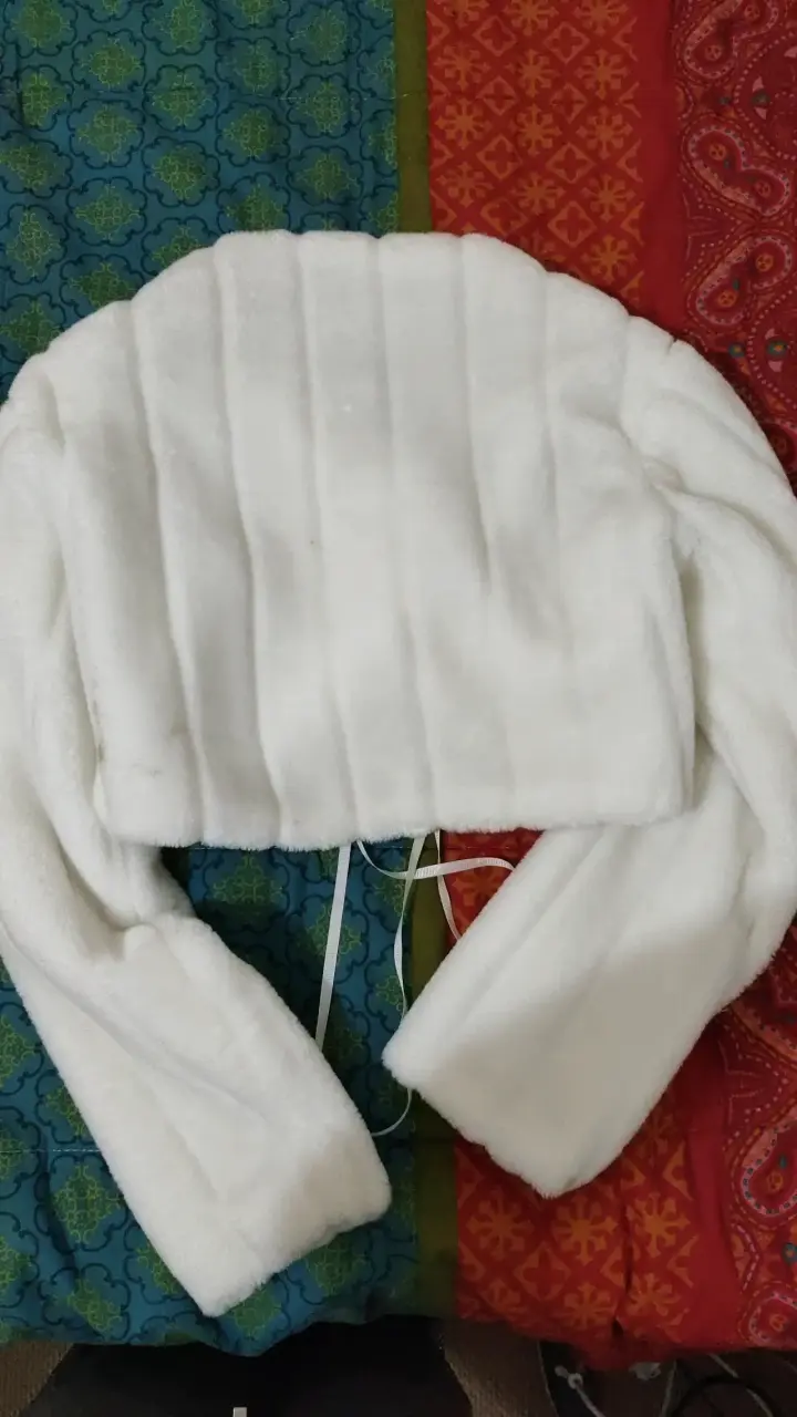 Bolero blanco con cintas - 3
