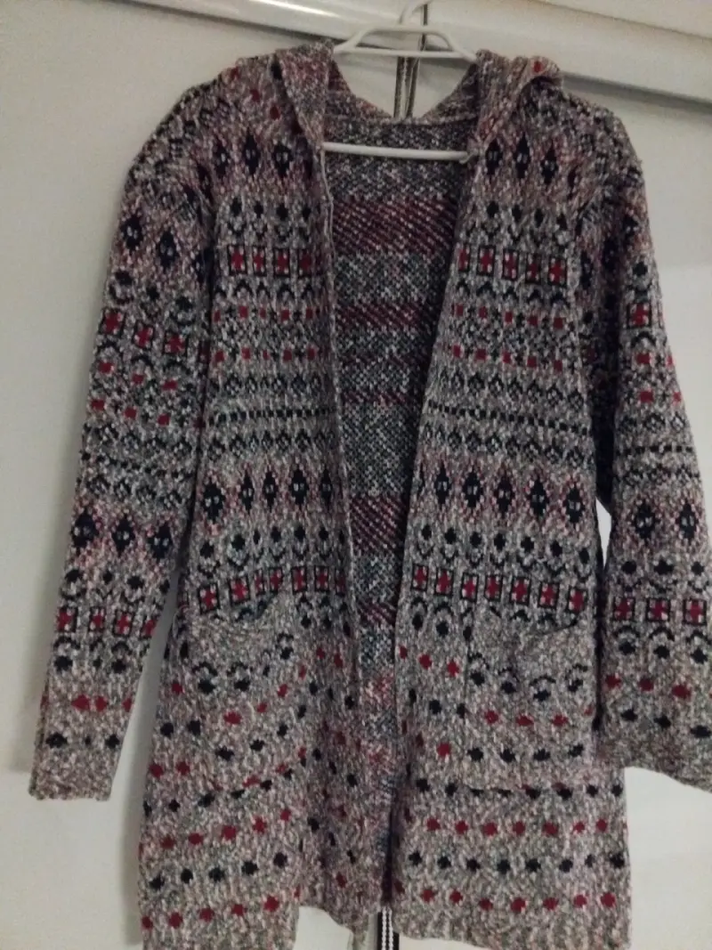 Cardigan gris con diseño geométrico y - 2