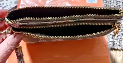 Cartera de mano con flores - miniatura 3