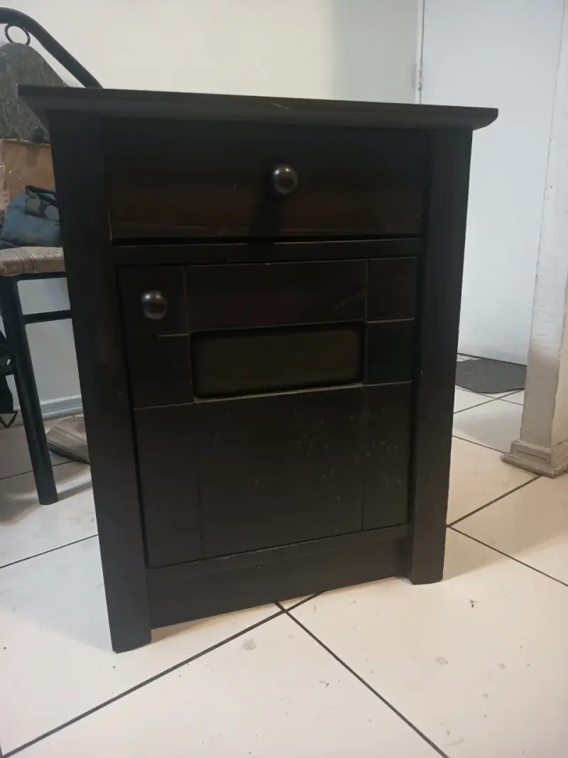 Velador negra de madera - 2