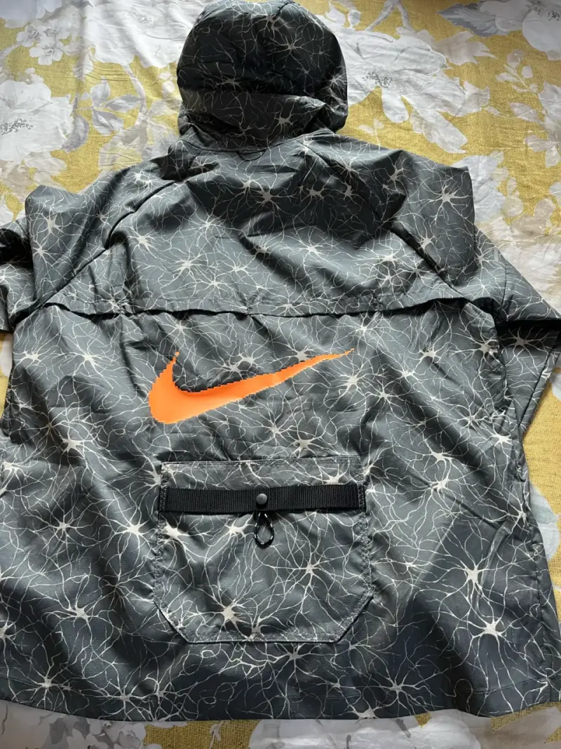 Chaqueta Nike con capucha gris - 4