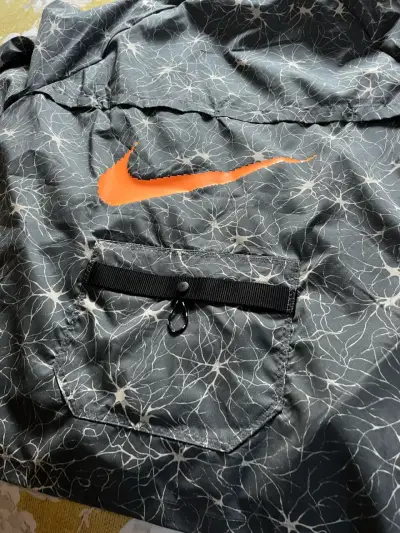 Chaqueta Nike con capucha gris - miniatura 6